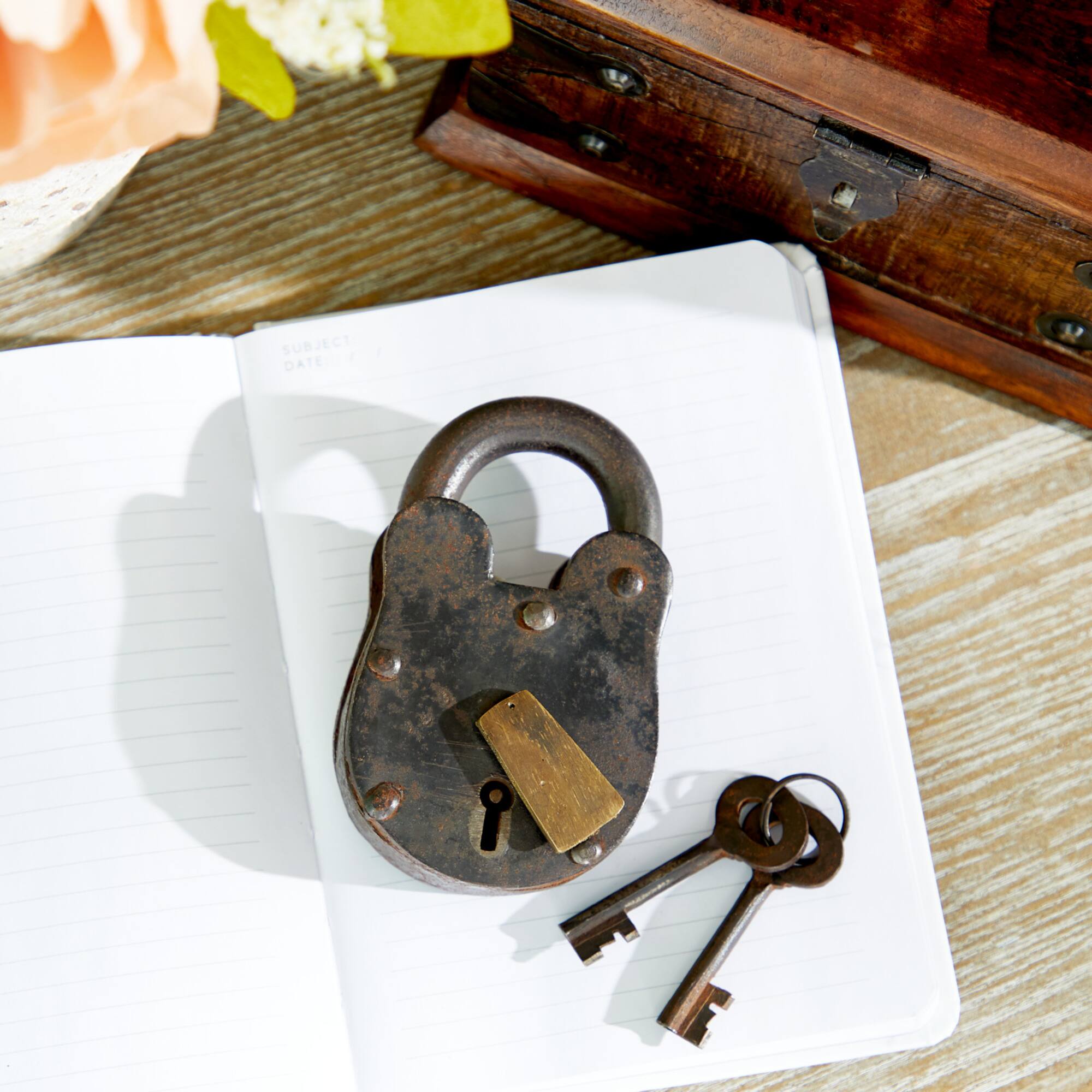 Industrial Gray Metal Lock and Keys Decor, 6.5" x 4" x 1"